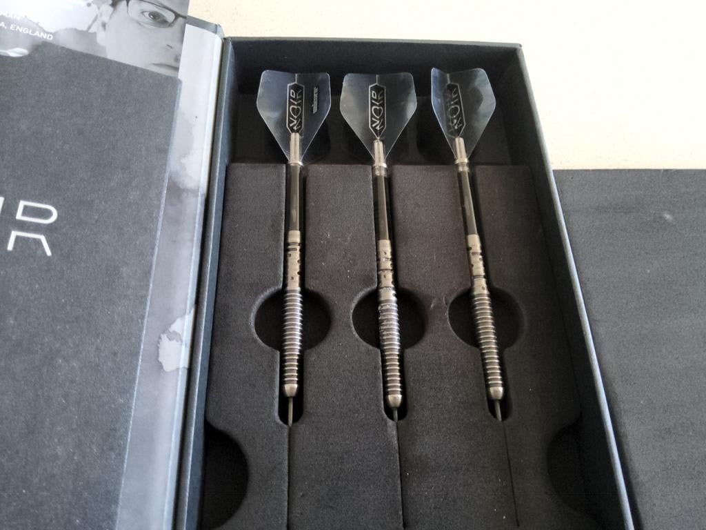 Darts Gary Anderson NOIR, 23 gram nieuwstaat, Audio, Tv en Foto, Mediaspelers, Ophalen