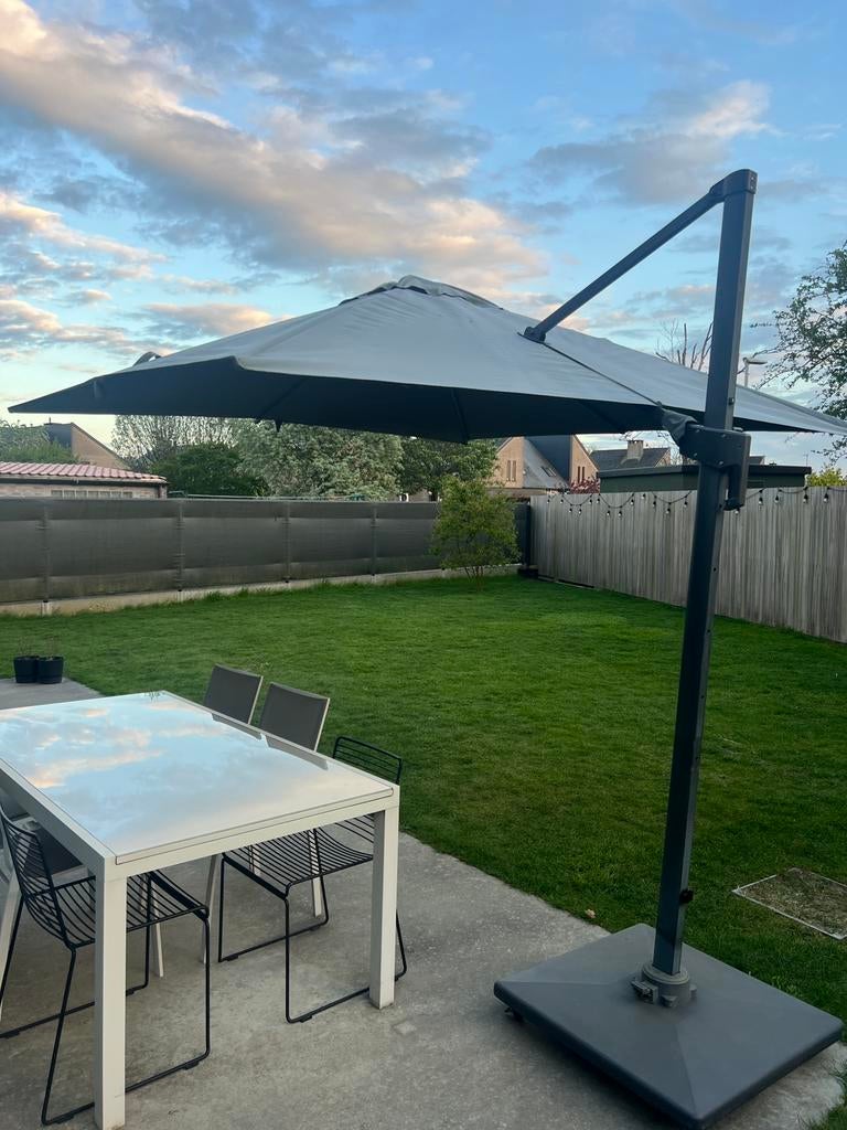 Zweefparasol 3x3m met voet (grijs), Ophalen, Zo goed als nieuw, Zweefparasol