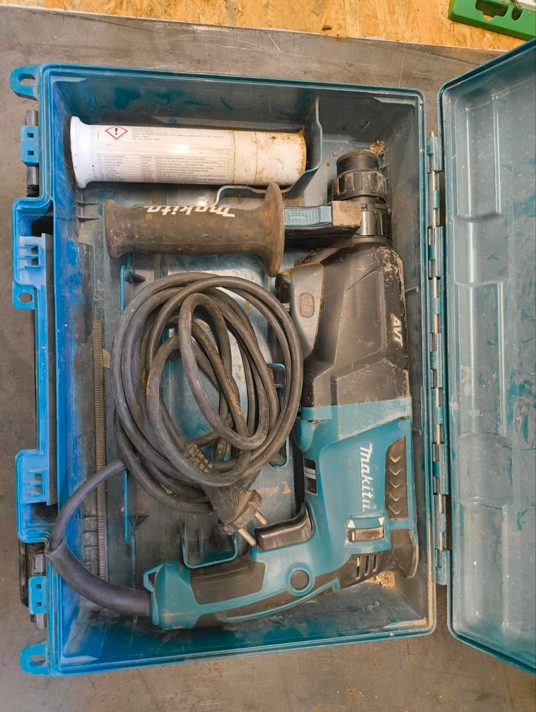 Makita hr2601, Ophalen