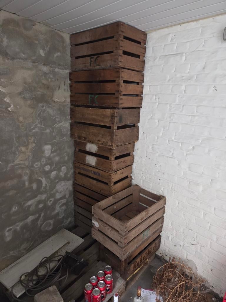 7 oude fruitkisten en 1 oude bierbak rodenbach, Ophalen