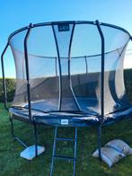 Trampoline Salta, Enlèvement