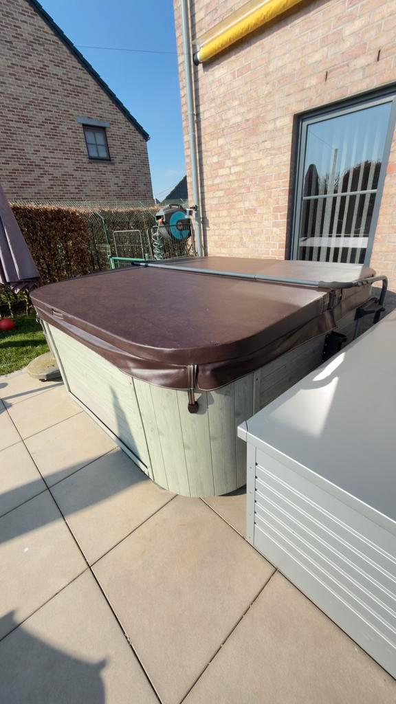 Afdekzeil voor jacuzzi Dimension one, Tuin en Terras, Bubbelbaden en Hottubs, Zo goed als nieuw, Vast, Afdekzeil, Ophalen