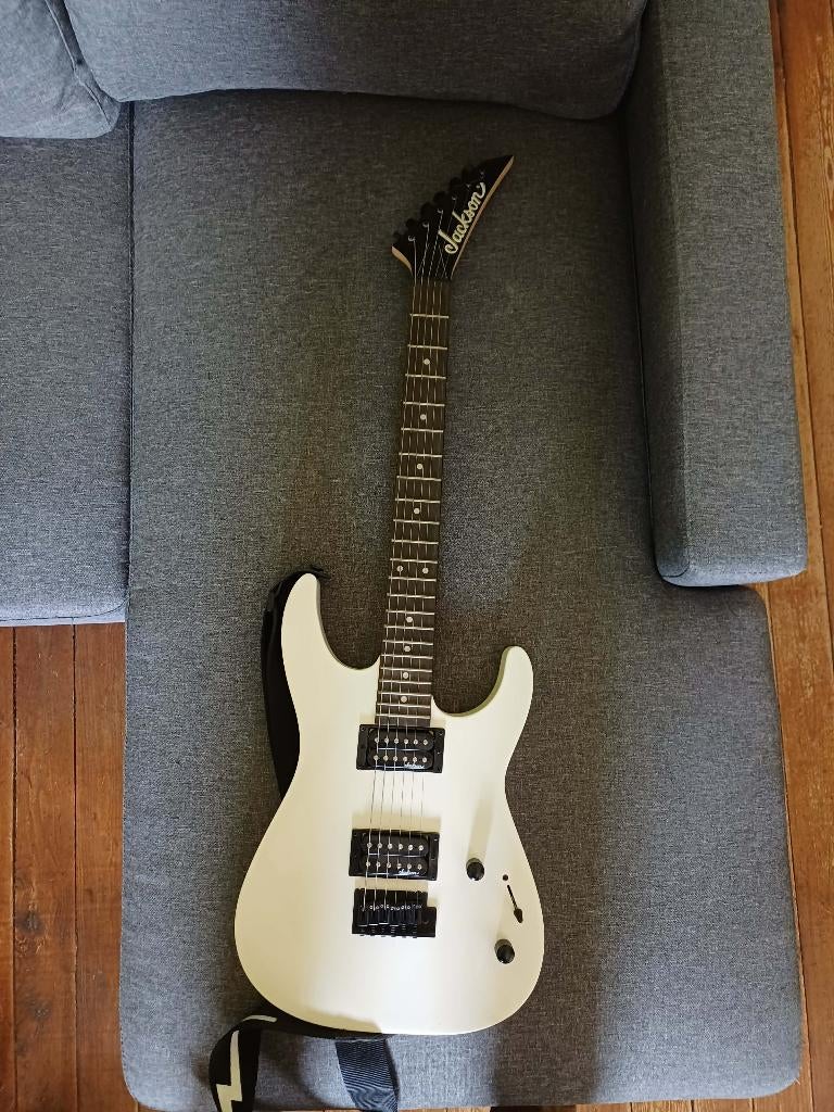 Guitare électrique et ampli, Enlèvement, Comme neuf, Électrique, 6 cordes