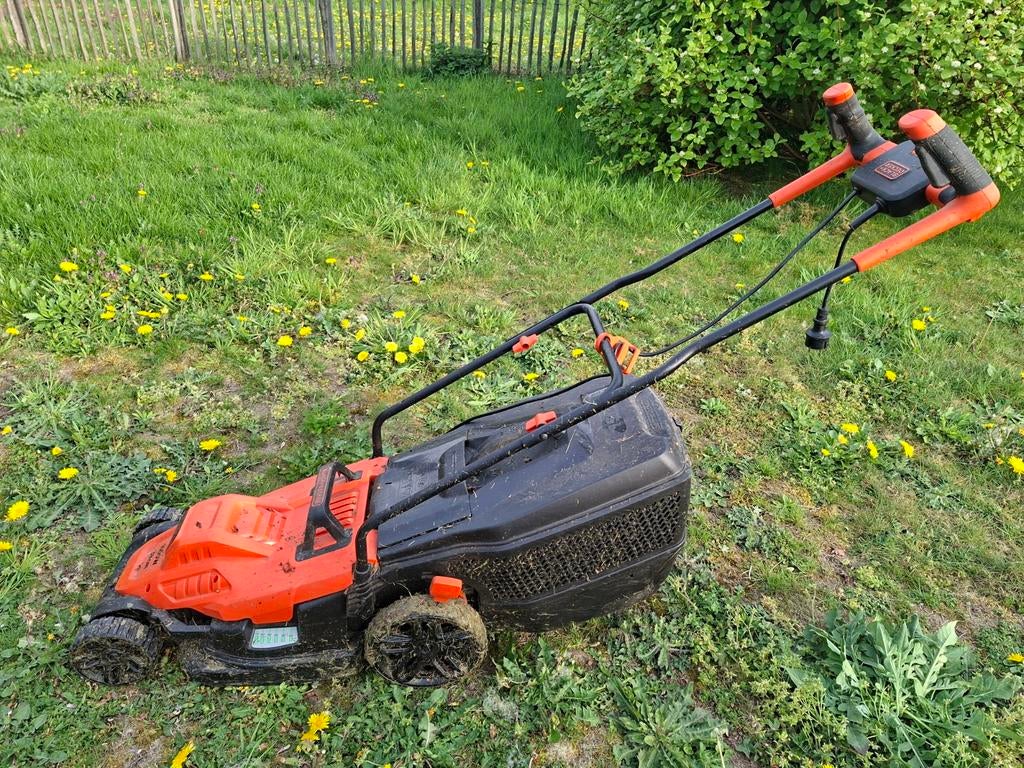 Grasmaaier Black&Decker 1600 W 38cmj, Jardin & Terrasse, Tondeuses à gazon, Enlèvement, Tondeuses à gazon électriques