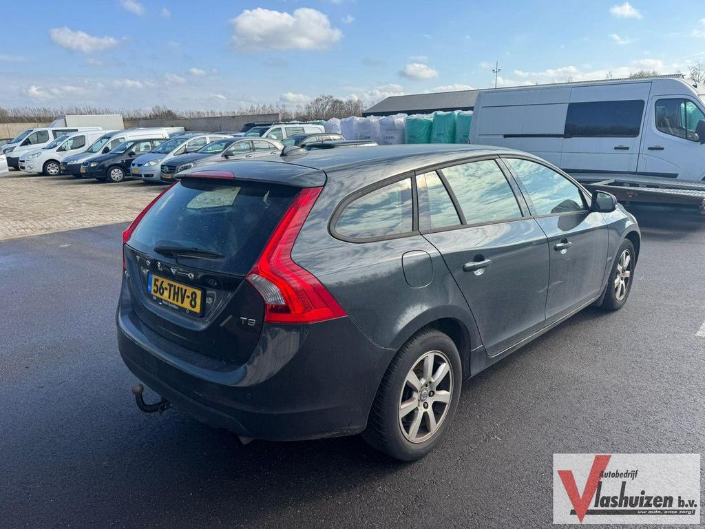 Volvo V60 1.6 T3 Kinetic | Climate | Cruise | Navi |, Autos, Volvo, Argent ou Gris, Achat, Entreprise, Boîte manuelle