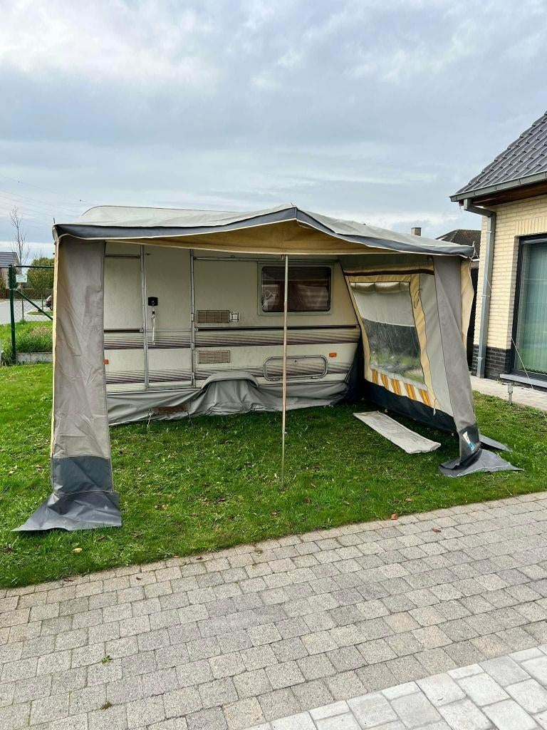 caravan 750 kg met voortent, Caravanes & Camping, Home-car, Lit Queen size, 4 à 5 mètres, Particulier