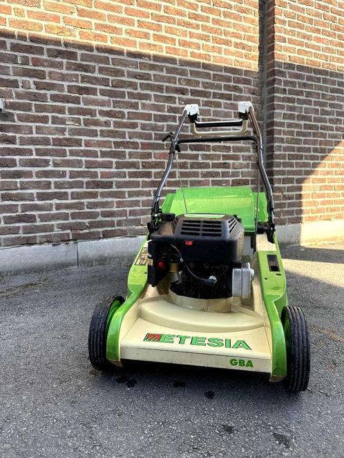 Sterke Etesia Grasmachine te koop., Tuin en Terras, Grasmaaiers, Zo goed als nieuw, Benzine-grasmaaier, 50 cm of meer, Opvangbak
