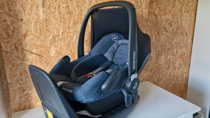 Maxi cosi rock met familyfix2, Kinderen en Baby's, Autostoeltjes, Ophalen