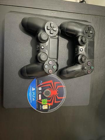 Ps4 slim met 2 controllers en Spider-Man, Comme neuf, Enlèvement, Avec jeux, Avec 2 manettes