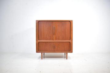 Dyrlund highboard beschikbaar voor biedingen