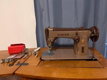 Naaimachine Singer 306 met accessoires in werkende staat beschikbaar voor biedingen