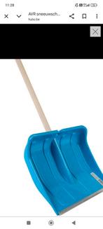 Sneeuwschep met houten steel, Ophalen