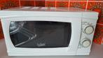 Microgolfoven, Elektronische apparatuur, Ophalen, Zo goed als nieuw, Microgolfoven, Draaiplateau
