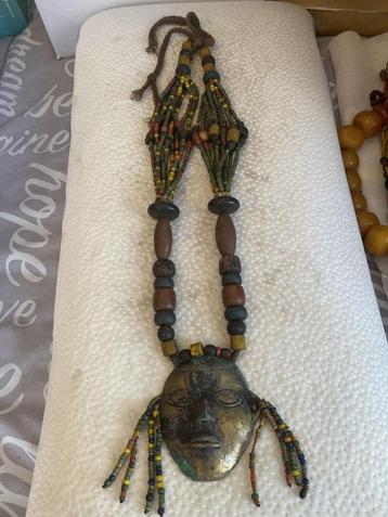 Antique Festac Necklace is handwerk Afrikaanse cultuur 1900 beschikbaar voor biedingen