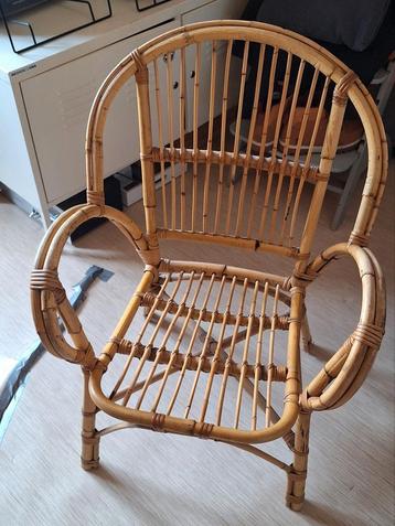 Fauteuil en rotin, Enlèvement