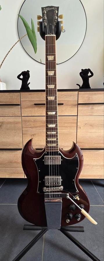 Gibson SG Angus young & Gibson SG Voodoo met 2 versterkers. beschikbaar voor biedingen