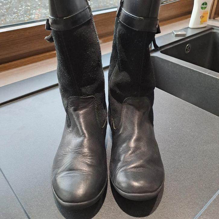 schoenen en laarzen, maat 33, Kinderen en Baby's, Kinderkleding | Schoenen en Sokken, Gebruikt, Laarzen, Meisje, Ophalen of Verzenden