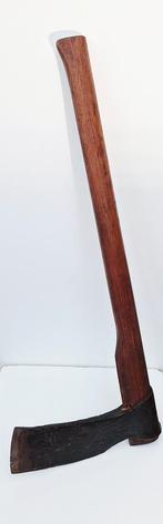 Très ancienne grande hache de bûcheron XVIIIe-XIXe siècle, Enlèvement ou Envoi