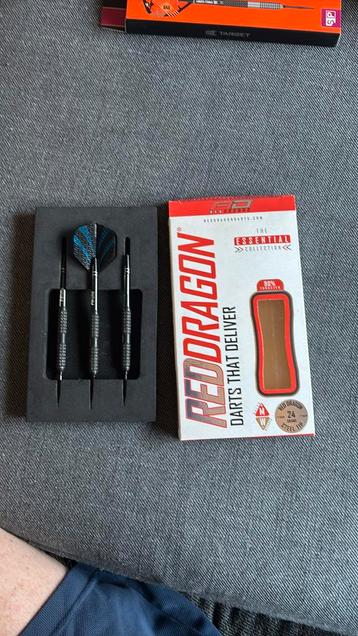 Darts red dragon, Sport en Fitness, Darts, Ophalen of Verzenden, Zo goed als nieuw, Pijlen