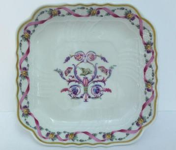 ancien plat en porcelaine Manifattura di Doccia Florence 
