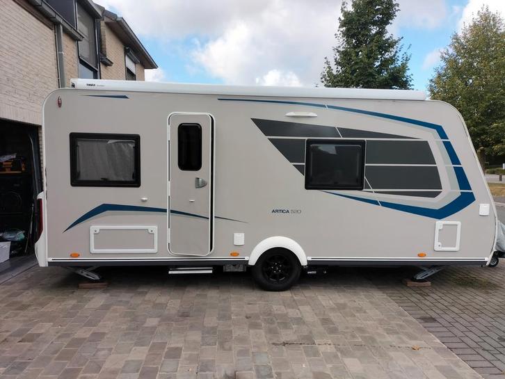 Caravalair Artica 520, Caravans en Kamperen, Caravans, Particulier, tot en met 4, Rondzit, Caravelair, Frans bed, 5 tot 6 meter