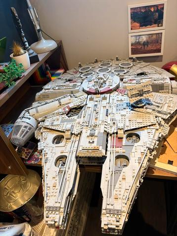 Lego star wars UCS millennium falcon 75192 beschikbaar voor biedingen