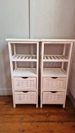 2 kleine witte nachtkastjes, Ophalen