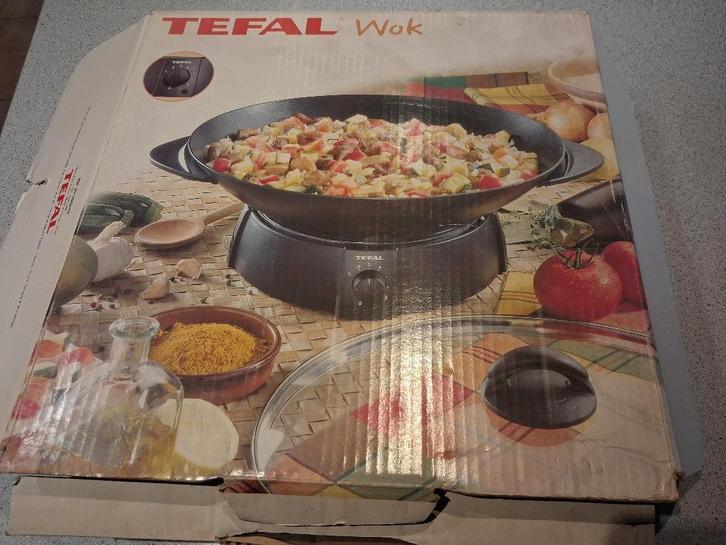 Tefal Wok Nieuwstaat, Huis en Inrichting, Keuken | Potten en Pannen, Zo goed als nieuw, Wok, Ophalen