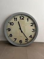 Moderne wandklok - echte eye catcher, Huis en Inrichting, Ophalen, Zo goed als nieuw, Analoog, Wandklok