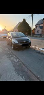 Toyota yaris euro5!! Benzine, Auto's, Toyota, Voorwielaandrijving, Euro 5, Stof, Zwart