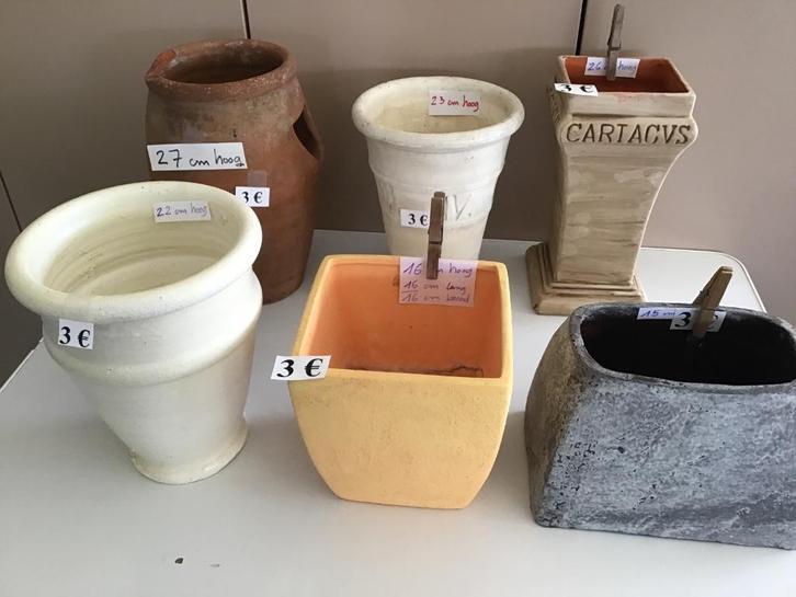 16 pots de fleurs pour seulement 3 euros par pot, Jardin & Terrasse, Pots de fleurs, Comme neuf, Enlèvement ou Envoi