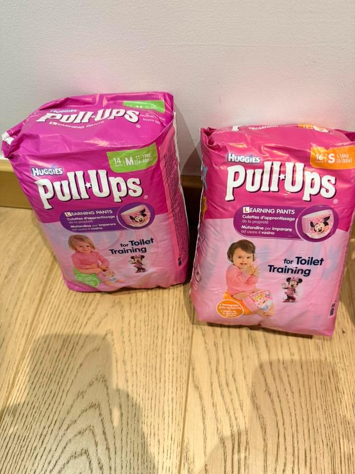 Couches-culottes Huggies Pull-Ups – Neufs – Tailles S et M, Kinderen en Baby's, Babykleding | Baby-zwemkleding, Nieuw, Badpak