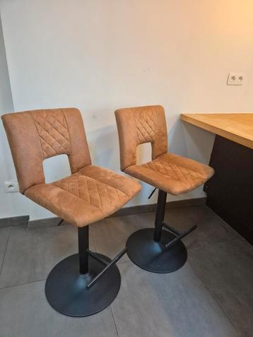 Meubels te koop - 2 barkrukken  beschikbaar voor biedingen