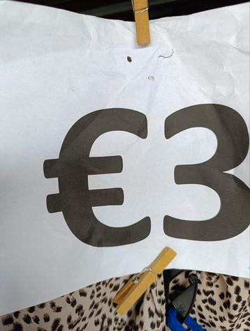 Jassen, winter, zomer, broeken, shorts, schoenen, kleedjes.. beschikbaar voor biedingen