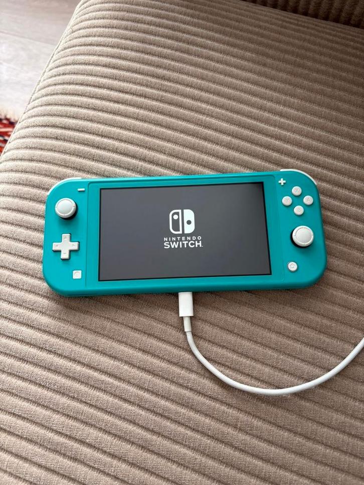 Nintendo Switch Lite Turquoise, Games en Spelcomputers, Spelcomputers | Nintendo Switch Lite, Zo goed als nieuw, Ophalen