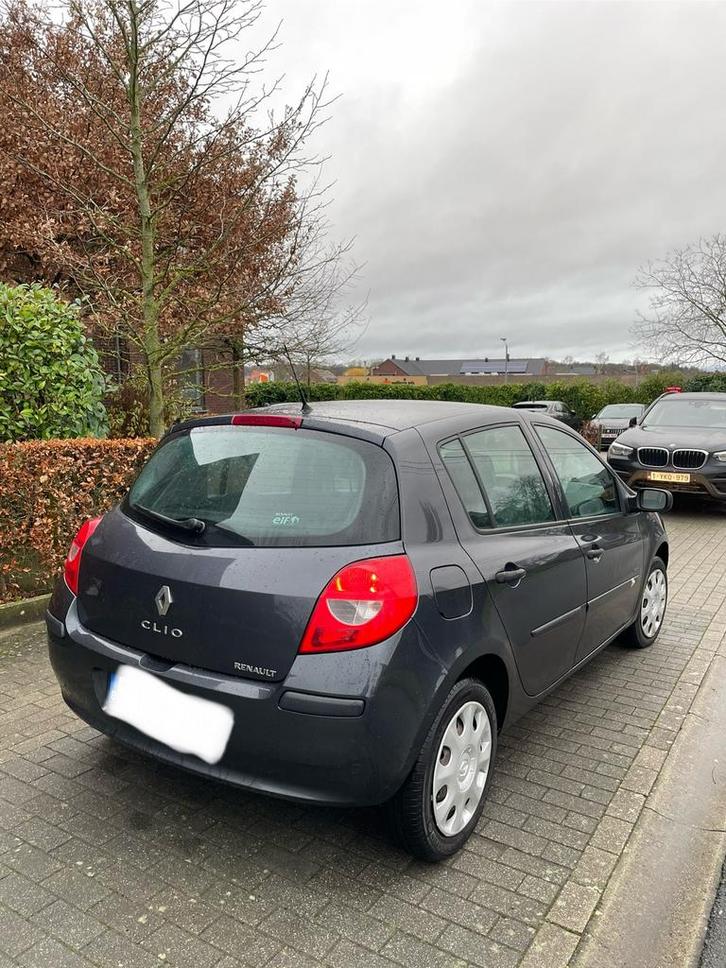 Seulement 51.000km Renault Clio 1.2i, Autos, Renault, Particulier, Clio, ABS, Airbags, Alarme, Ordinateur de bord, Verrouillage central