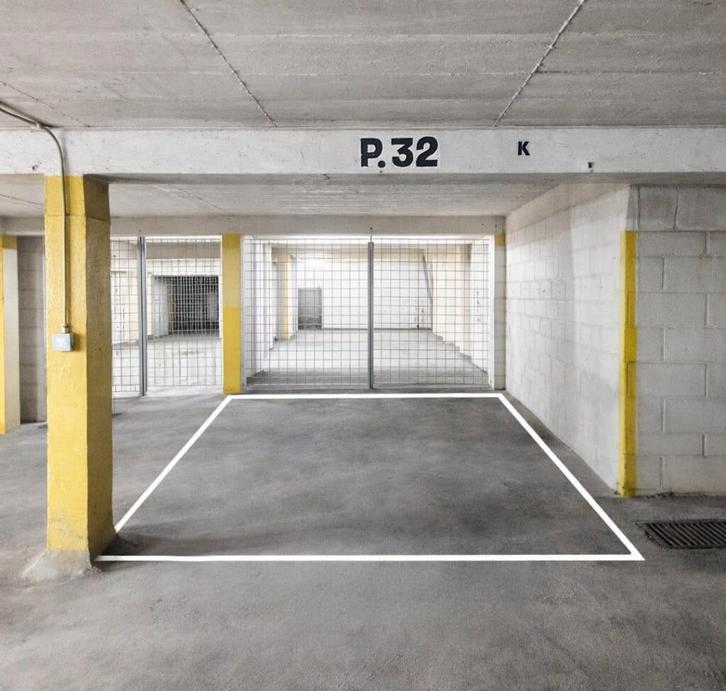 Overdekte en afgesloten staanplaats - 2018 Antwerpen, Immo, Garages en Parkeerplaatsen, Antwerpen (stad)