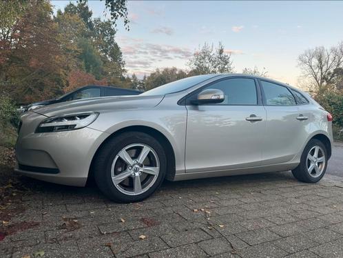 Volvo V40 D2 2017 Eco Kinetic Geartronic automatic EURO6, Autos, Volvo, Particulier, V40, Diesel, Enlèvement