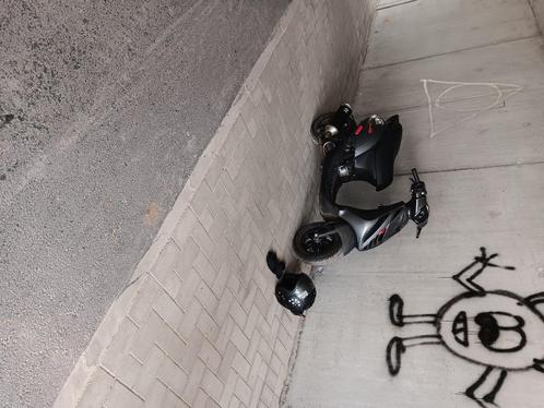 Piaggo zip 4t injectie, Fietsen en Brommers, Scooters | Piaggio, Zo goed als nieuw, Zip, Klasse B (45 km/u), Ophalen