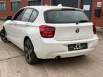 BMW 1 SERIE ✅116iA AUTOMAAT CARPLAY GARANTIE SPORTLINE 2015, Auto's, Wit, 5 deurs, Lichtsensor, Velours