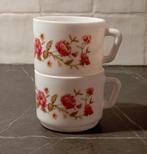 Set van 2 vintage Arcopal koffiekopjes bloemenmotief, Antiek en Kunst, Ophalen of Verzenden