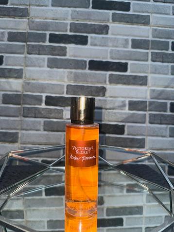 Amber Romance Victoria’s Secret beschikbaar voor biedingen