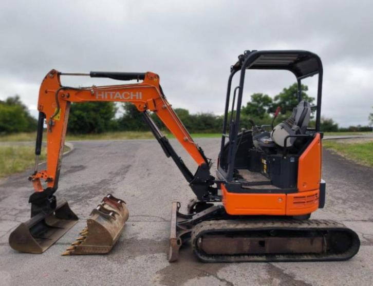 Mini pelle, Services & Professionnels, Location | Outillage & Machines