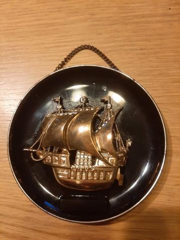 Vintage wanddecoratie - zeilschip in reliëf beschikbaar voor biedingen