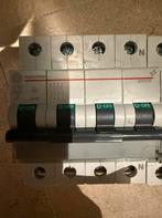 4 polige automaat c32 vynckier, Enlèvement, Comme neuf