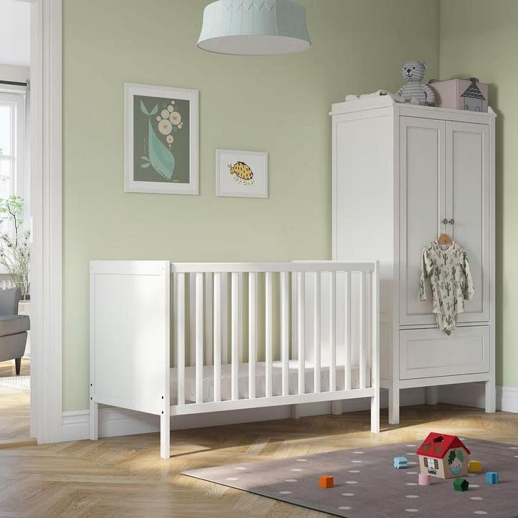Lit bébé - Sundvik blanc + matelas + couette + accessoires, Enfants & Bébés, Berceaux & Lits, Enlèvement