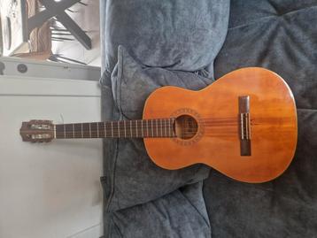 Morris gitaar beschikbaar voor biedingen