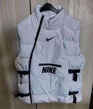 Nike bodywarmer beschikbaar voor biedingen