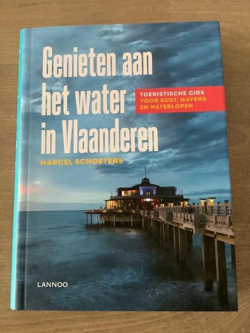 Boek ‘ Genieten aan het water in Vlaanderen ‘, Livres, Guides touristiques, Comme neuf, Guide ou Livre de voyage, Benelux, Enlèvement ou Envoi