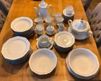 Wit servies achthoekig., Ophalen